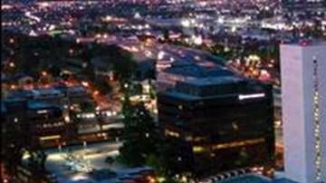 El Centro Administrativo y el Centro de Desarrollo de Empleo del condado de Riverside se iluminarán de verde.