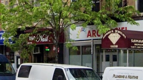 Robo en 1658 3rd Ave, UES