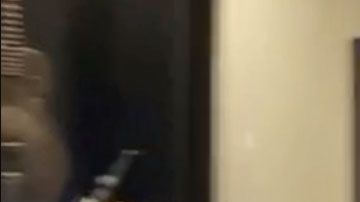 Juan Patrón acudió a una fiesta ilegal y multitudinaria en Miami Beach y compartió las imágenes en su Instagram.