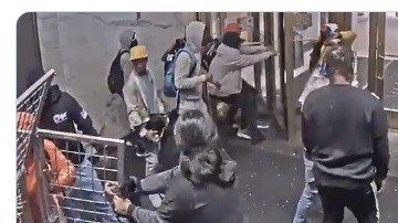 Destrozos captados en cámara