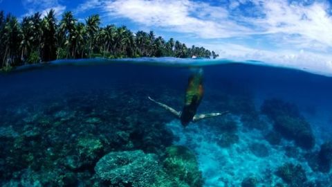 Aguas cristalinas en Majuro, Islas Marshall.