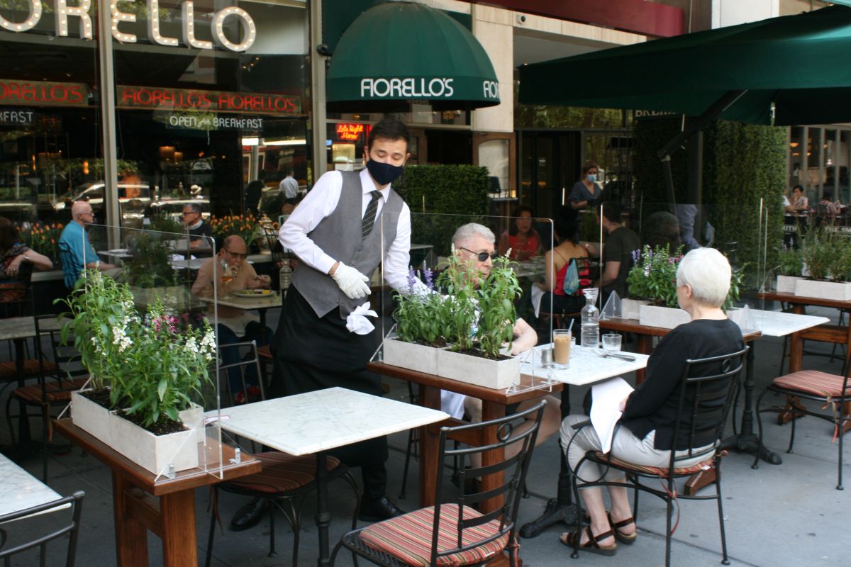 En pocos días los restaurantes tendrán el alivio de poder atender a más clientes en el interior.