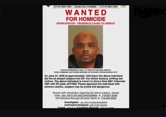 Latino en libertad condicional mató de 27 balazos de rifle a una pareja a plena luz en Brooklyn, luciendo una peluca rubia