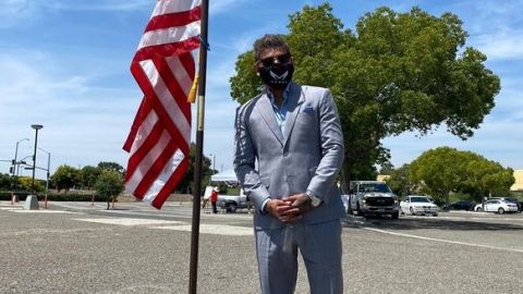 Abner Mares se hizo ciudadano de EE.UU. el 24 de junio.