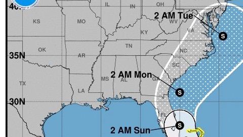 El probable que el jueves se debilite un poco debido a la interacción de la tierra.