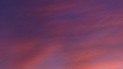 Científicos reportaron por primera vez la existencia de bacterias en el cielo en un par de estudios pioneros publicados en 2013 y 2018.