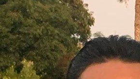 Emmanuel Cafferty celebró con sus hijas y nietos su nuevo empleo… que perdió después de ser expuesto y criticado en Twitter.