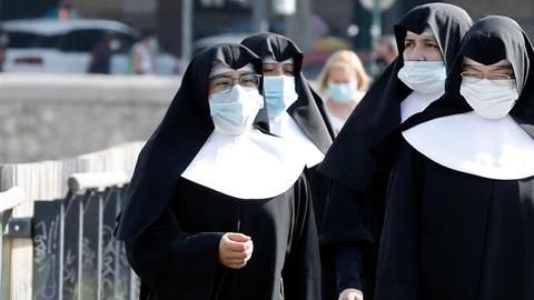 Aumenta la urgencia para el uso de mascarillas faciales.