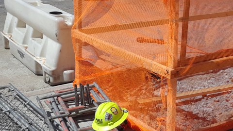 La seguridad es obligatoria en los sitios de construcción.