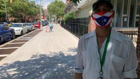 Antonio Ureña, residente de El Barrio está de acuerdo con cuarentena a quienes lleguen de PR