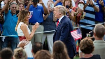 Donald y Melania Trump durante la celebración en la Casa Blanca.