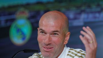 Zidane se reunió con Pogba en Dubái.