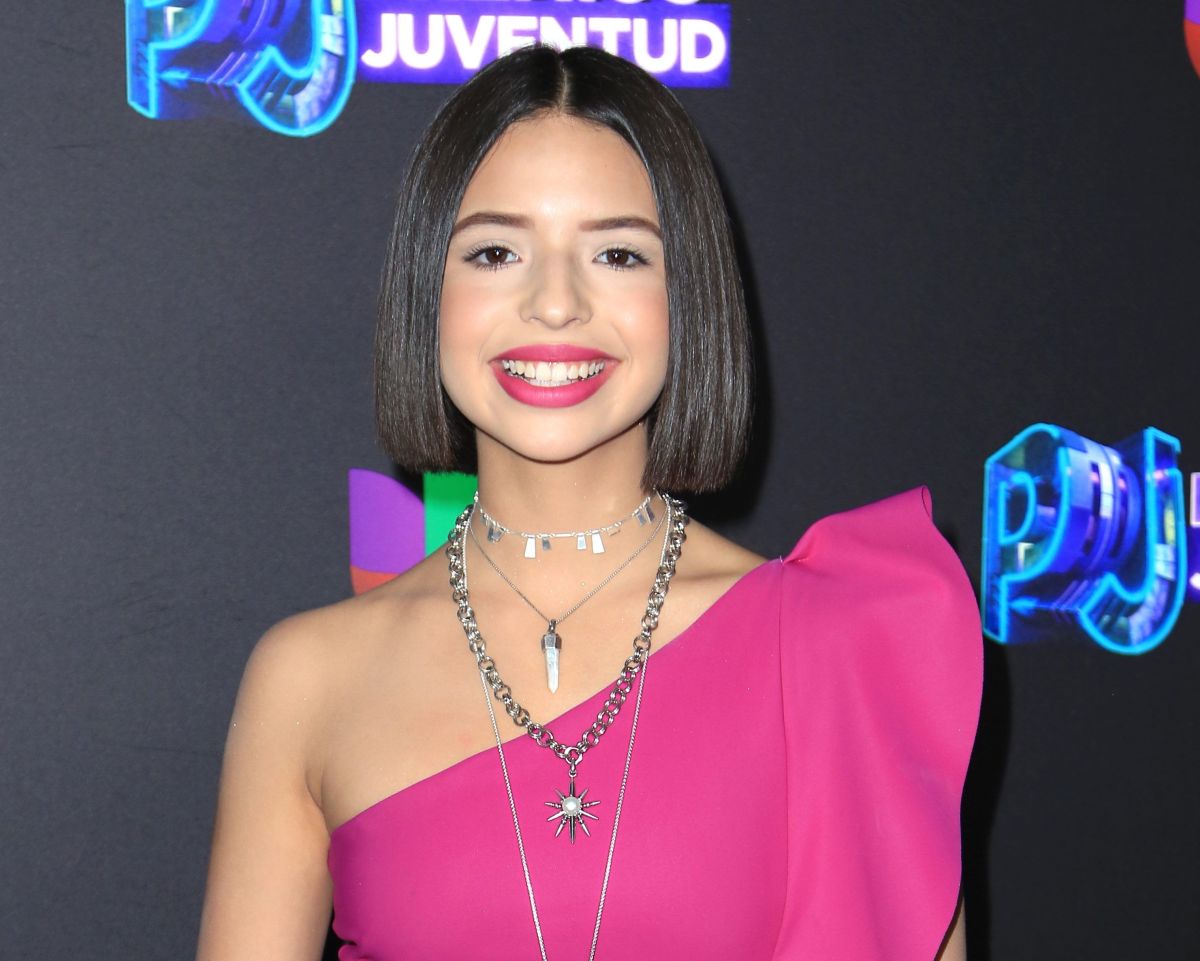 Con Este Espectacular Vestido Rojo Ángela Aguilar Asistió A Los Latin Grammy 2021 El Diario Ny