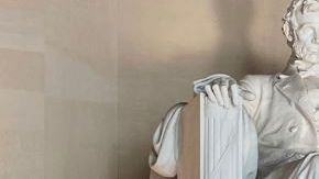 AMLO entregó una ofrenda florar en el monumento a Lincoln