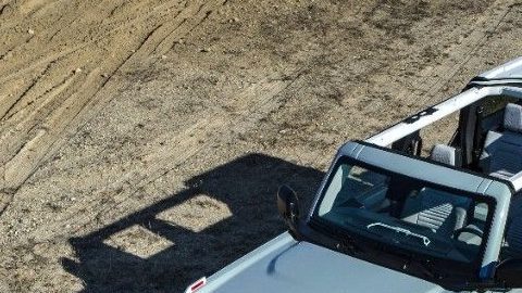 Ford Bronco de cuatro puertas con paneles de toldo removibles. / Foto: Cortesía Ford.