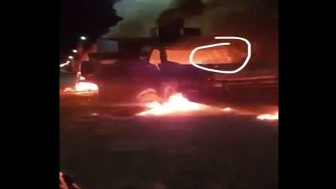 Cártel del Golfo difunde video de uno del Cártel del Noreste quemándose vivo en auto incendiado