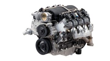 Chevrolet Performance's LS427/570 crate engine is based on the LS7 and uses a unique camshaft to help produce 570 hp. Photo depicts a production LS7 engine. The LS427/570 assembly includes an F-body wet-sump oil pan and Z/28 exhaust manifolds.