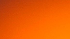 Se recomienda levantarse cada cierto tiempo para caminar y estirar el cuerpo.