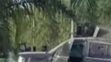 FOTOS: Enfrentamiento a unas millas de frontera deja varias trocas baleadas y con muertos