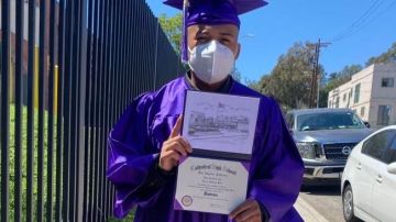 Lucas Ruiz, se graduó de la secundaria Cathedral.