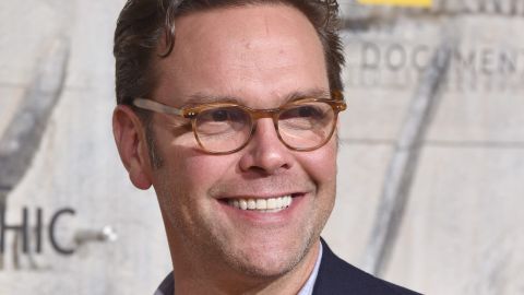 James Murdoch renuncia a News Corp., por no compartir la política conservadora de su padre