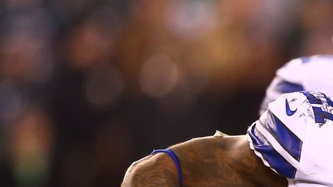 Ezekiel Elliott fue uno de los primeros jugadores diagnosticados con COVID-19.