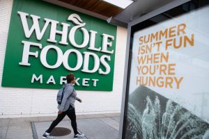 Demandan a Whole Food Market por represalias en contra de empleados por apoyar movimiento “Black Lives Matter”