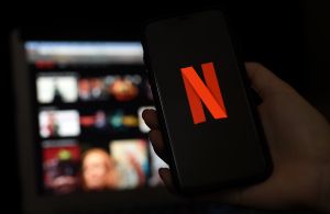 Watch With Friends te permite hacer "fiestas remotas" de Netflix y llevarlas a los dispositivos Apple TV, Roku y al navegador Chrome