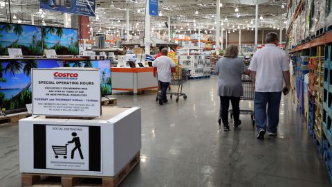 Un hombre pierde su trabajo en Florida cuando un video se hace viral por no usar cubrebocas en Costco