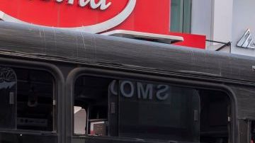 La grabación no muestra el momento en que el conductor nota la falta de su teléfono.