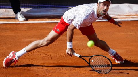 Novak Djokovic sobre la arcilla.