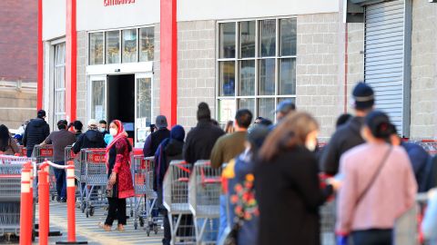 Las razones por las que Costco está cambiando sus horarios en todas sus tiendas