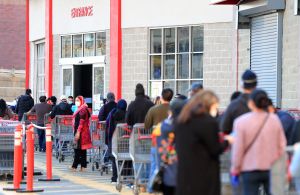 Esta es la razón por la que Costco está cambiando sus horarios en todas sus tiendas