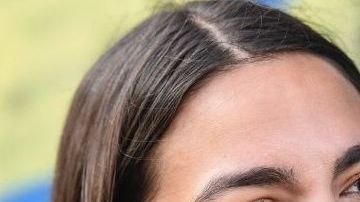 Ocasio-Cortez se dirigió al líder republicano en el Senado, Mitch McConnell.