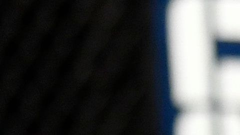 Tras cuatro rounds parejos, el ruso Petr Yan (der.) le dio una paliza al brasileño José Aldo.
