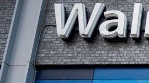 La pareja tiene prohibido ingresar a una tienda Walmart en todo un año.