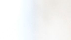 Un niño se toma una prueba de coronavirus en Los Ángeles.