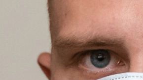 Stephan Balliet es juzgado luego de nueve meses de su intento de masacre en una sinagoga en la ciudad de Halle.