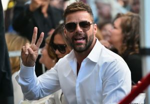 Ricky Martin le pide a los latinos que voten: "Quedarnos callados es ser cómplices del mal"