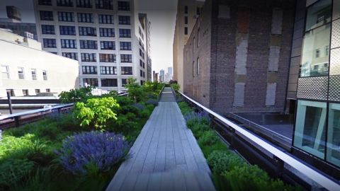 Algunas zonas del High Line Park son muy estrechas