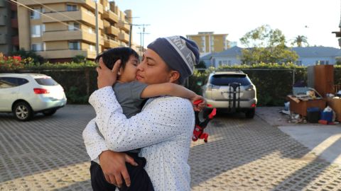 Manolo y Tayler pierden su hogar en un incendio. (Cortesía Peter Schey)