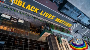 El mural de ‘Black Live Matter’ fue pintado en la calle frente a la Torre Trump.