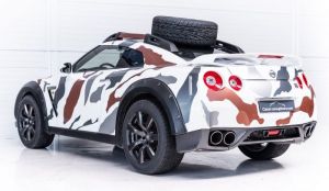 Curiosa transformación: Este Nissan GTR se ha convertido en un verdadero todoterreno camuflado casi listo para ir a la guerra