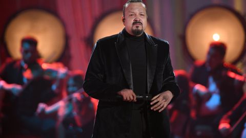 Pepe Aguilar 'obliga' a sus trabajadores a ponerse la vacuna contra el Covid-19.