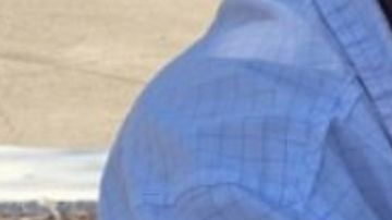 El sr. Joel en su venta de tamales.