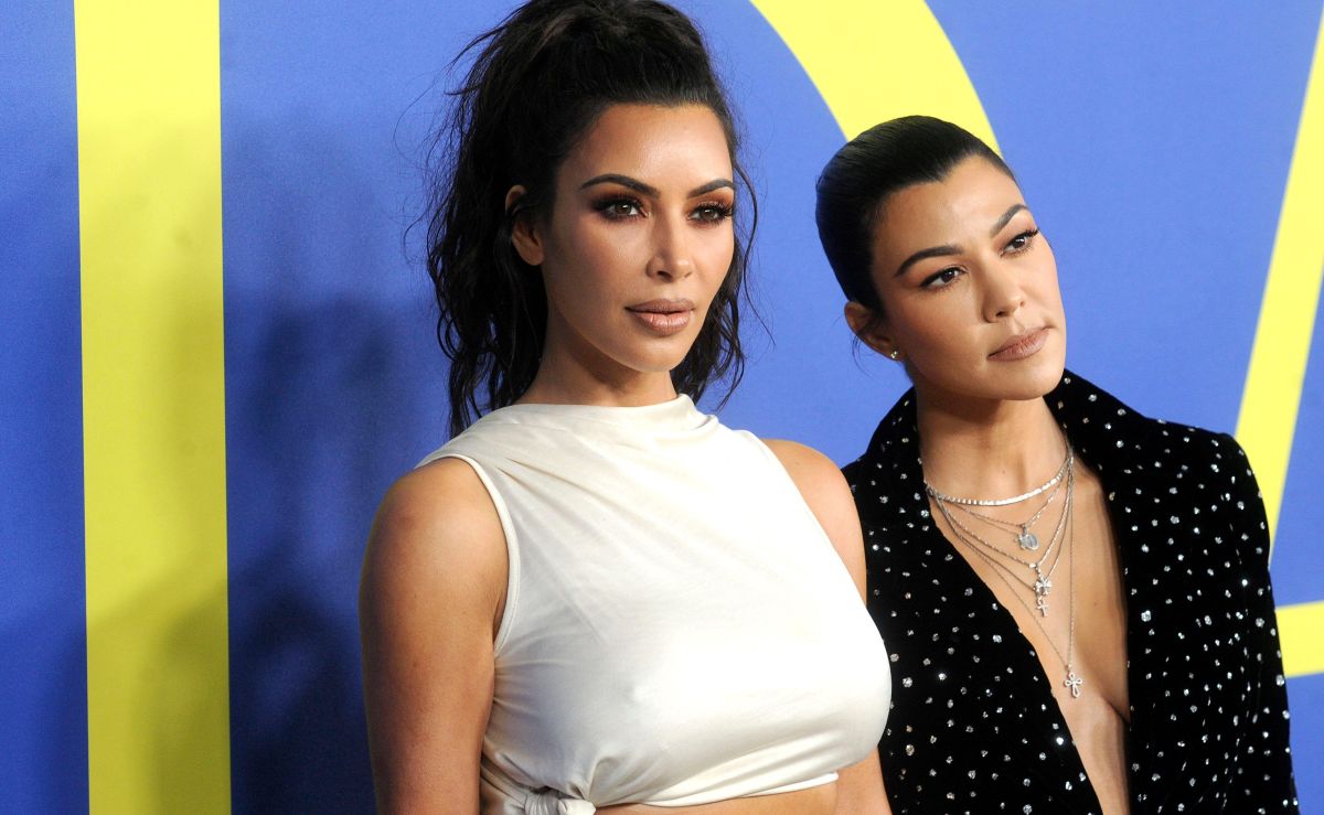Kim junto a su hermana Kourtney Kardashian. 