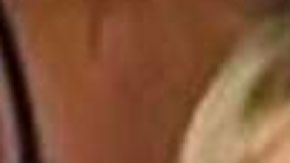 El niño Michael Morris podría estar viajando con Haralampos Savopoulos, de 50 años.