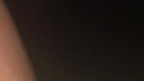 Mayra Todd muestra la tarjeta de débito preparada DRAI ya cobrada. (Cortesía Mayra Todd)