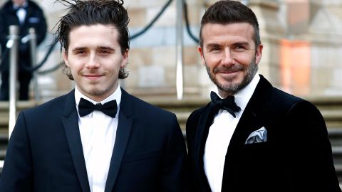 brooklyn beckham se quiere casar pero su padre no está de acuerdo