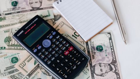 Las personas de bajos ingresos tienen menos capacidad de ahorro.